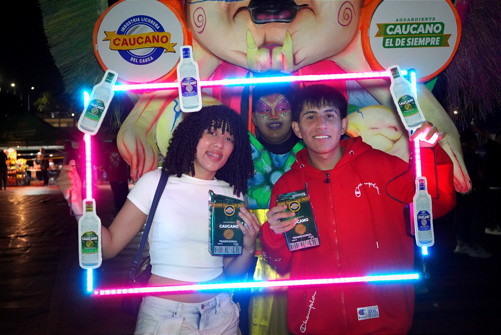                                          El súper concierto de las Fiestas de Pubenza tuvo un protagonista indiscutible: Aguardiente Caucano
                                        